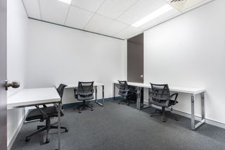 Location Bureau  Ronda de poniente 2. Alquila un gran espacio de oficina para 43 personas en regus mad
