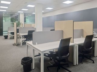 Location Bureau à Camì de can camps 17. Coworking en alquiler  regus sant cugat, vallsolana en city