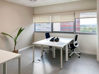 Affitto Ufficio in Calle marie curie 9. Oficina privada en alquiler para 2 personas en regus madrid, riv