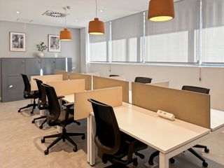 Lloguer Oficina a Calle al mutamid 6. Espacios de coworking en regus sevilla, camas