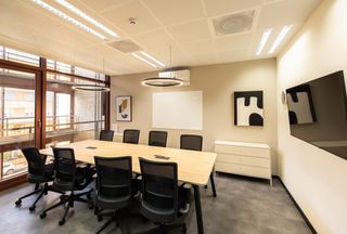 Affitto Ufficio in Calle de juan ignacio luca de tena 1. Oficina privada en alquiler para 10 personas en regus madrid, re