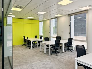Rent Office space in Calle ribera de loira 16. Oficina privada en alquiler para 5 personas en regus madrid, cam