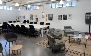 Rent Office space in Manzanares 4. Oficina privada en alquiler para 4 personas en spaces madrid, sp