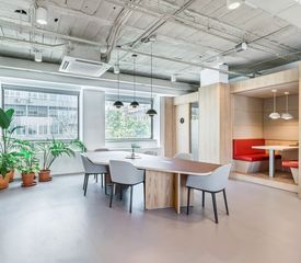 Miete Büro in C/ maría de molina 41. Únete a una comunidad empresarial próspera en spaces madrid, spa