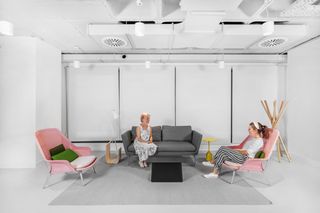 Affitto Ufficio in Plaza de villasís 2. Únete a una comunidad empresarial próspera en spaces seville, sp