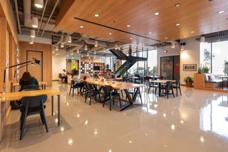 Location Bureau à Plaza de villasís 2. Únete a un ambiente de coworking colaborativo en spaces seville,