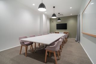 Location Bureau à Plaza de villasís 2. Oficina privada en alquiler para 10 personas en spaces seville,