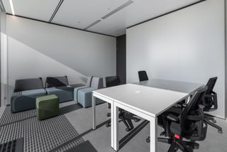 Affitto Ufficio in Vía de los poblados 1. Oficina privada en alquiler para 4 personas en spaces spaces cam