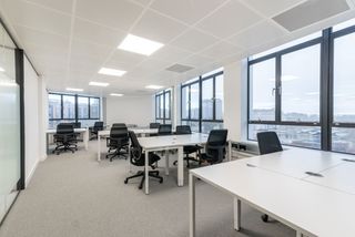 Lloguer Oficina a Avenida de bruselas 7. Alquila un gran espacio de oficina para 49 personas en spaces ma