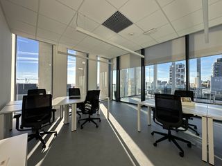 Affitto Ufficio in Avenida de manoteras 12. Oficina privada en alquiler para 4 personas en spaces spaces mad