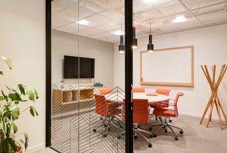 Affitto Ufficio in Carrer de monsenyor palmer 1. Oficina privada en alquiler para 5 personas en spaces spaces pal