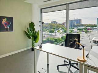 Miete B�ro en Pg. de la zona franca 105. Oficina privada en alquiler para 2 personas en spaces barcelona,