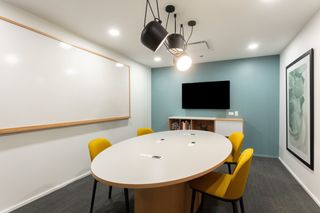 Affitto Ufficio in Vicente aleixandre 1. Oficina privada en alquiler para 5 personas en spaces las rozas,
