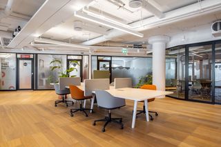 Lloguer Oficina a Passeig joan de borbó 99. Únete a un ambiente de coworking colaborativo en spaces barcelon