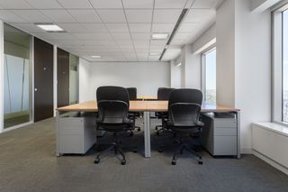 Rent Office space in Avda. de europa 19. Alquila un gran espacio de oficina para 50 personas en regus la