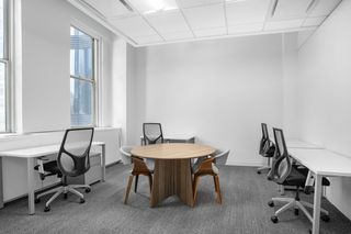 Affitto Ufficio in Calle santa leonor 65. Alquila un gran espacio de oficina para 50 personas en spaces av