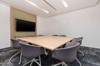 Rent Office space in Calle granada 1 1. Oficina privada en alquiler  regus sevilla, plaza nueva en city