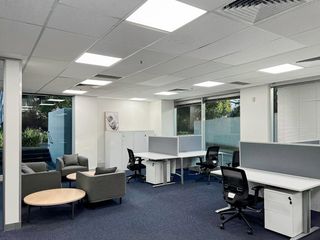 Rent Office space in C.c. ribera del marlin 8. Oficina privada en alquiler para 5 personas en open office cadiz