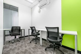 Location Bureau à Calle marqués de larios 6. Oficina privada en alquiler para 5 personas en sigature malaga,