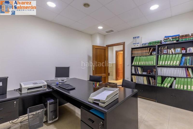 Foto b3566143-c4b5-44a3-969e-be58d95852e0. Ufficio in Plaza de Toros Granada