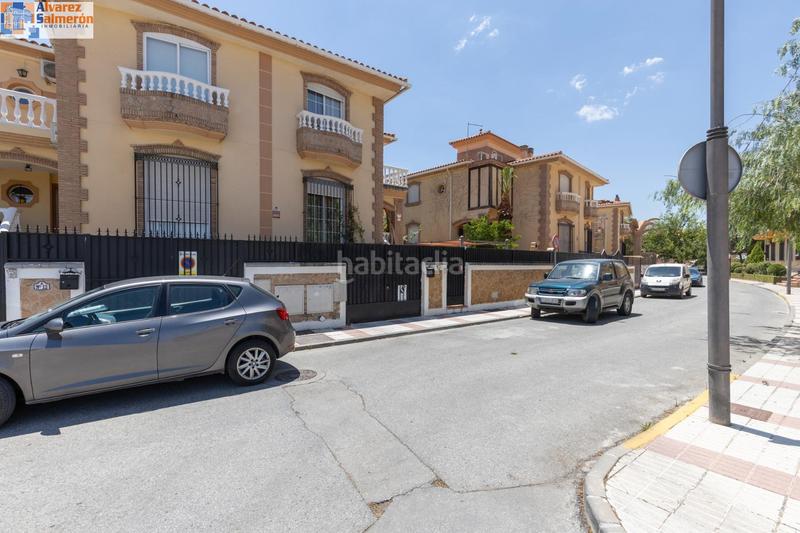 Foto 20a9b54c-77b2-4003-9817-77c437984335. Casa aparellada amb calefacció aparcament a Atarfe