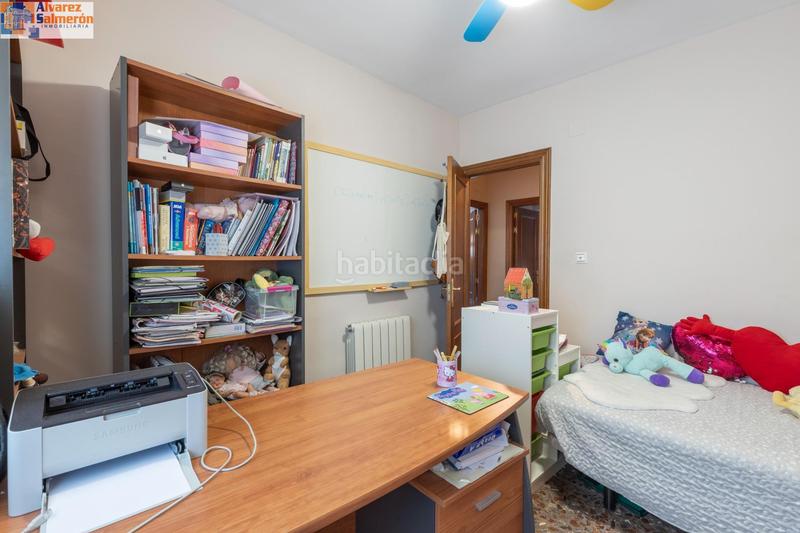 Foto 25096649-920c-4ce1-9495-eee08e58bf1b. Casa aparellada amb calefacció aparcament a Atarfe