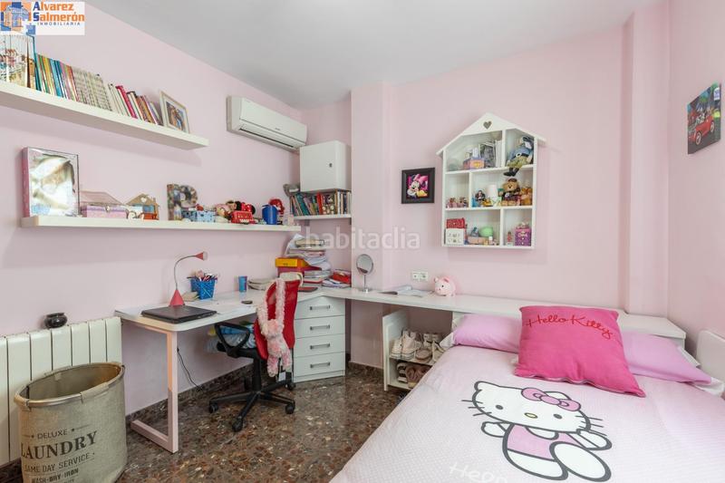 Foto 2958f870-4306-4bf4-a526-3e93ef0b1577. Casa aparellada amb calefacció aparcament a Atarfe