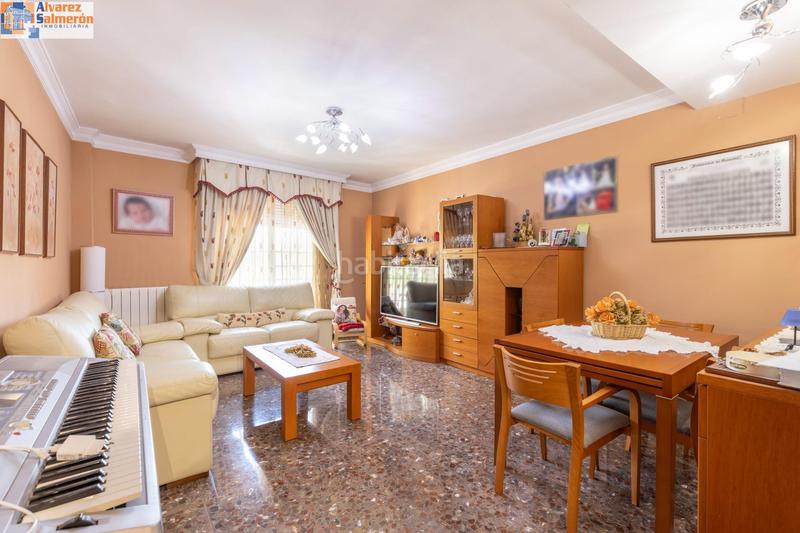 Foto 7513eae4-1d50-4fa3-90a0-bac910475303. Casa aparellada amb calefacció aparcament a Atarfe