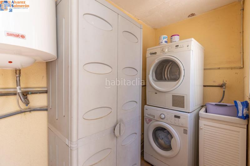 Foto b9f2119a-bffa-4aec-9451-e14bbfbad100. Casa aparellada amb calefacció aparcament a Atarfe