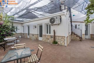Casa  Plaza obispo reyes. Casa turística con alta rentabilidad asegurada en la zubia.