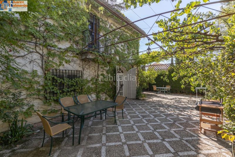 Foto 0e86cfb8-c3bf-4be6-943d-190a2562c752. Chalet magnifico chalet con amplios jardines y piscina en cortijo del aire! en Albolote