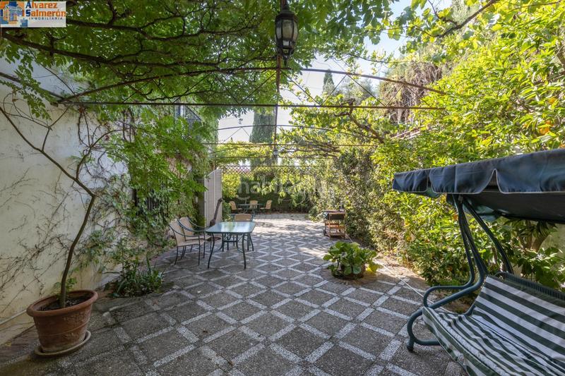 Foto 56497537-20d9-4742-9ca6-72dc66af7b85. Chalet magnifico chalet con amplios jardines y piscina en cortijo del aire! en Albolote