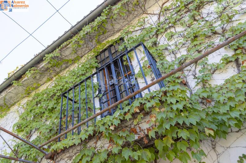 Foto aaedabbf-842d-48d3-9715-462c23e3e3dd. Chalet magnifico chalet con amplios jardines y piscina en cortijo del aire! en Albolote