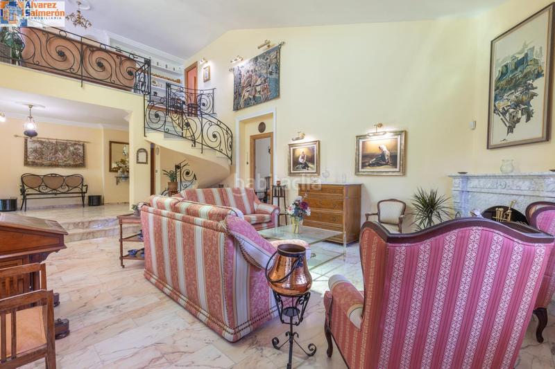Foto bf349cda-1f75-434e-9b78-15fc2e748395. Chalet magnifico chalet con amplios jardines y piscina en cortijo del aire! en Albolote