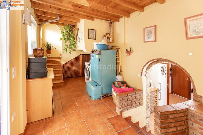 Foto b6b0f0c8-d3b2-4b7f-8035-098e9fc156b8. Semi detached house with heating parking in San Miguel Armilla