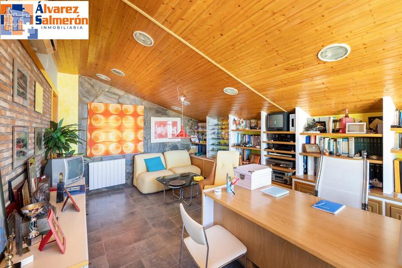 Foto 0ca2cdf9-4dfb-458a-ad84-03da0f4c3e2f. House with heating pool in Cumbres Verdes Zubia (La)