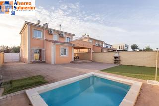 Casa  Calle venus. Precioso chalet en atarfe