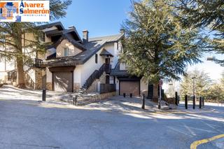 Àtic  Urbanizacion los pinos. Vivienda con garajes en sierra nevada zona media  baja