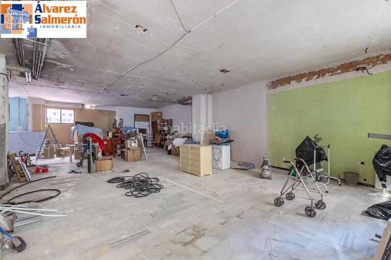 Foto 33e15369-4920-4a3d-b899-615fd27bae43. Alquiler local comercial fantástico local comercial junto a alhamar y nueva de san antón en Granada