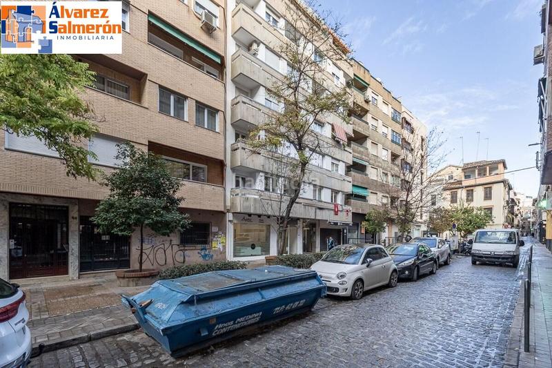 Foto 9d4c2e7c-c984-472b-a959-dc81df5a9e5b. Alquiler local comercial fantástico local comercial junto a alhamar y nueva de san antón en Granada