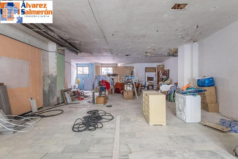 Foto c22ac7b9-a402-48ec-9a50-778d9dc05199. Alquiler local comercial fantástico local comercial junto a alhamar y nueva de san antón en Granada