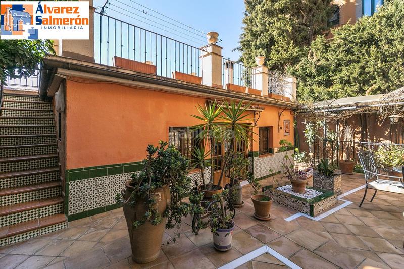 Foto 38ac2a9a-507b-4986-9125-62bd412d6cd9. Casa  en paseo de las palmas / familia o inversores en Granada