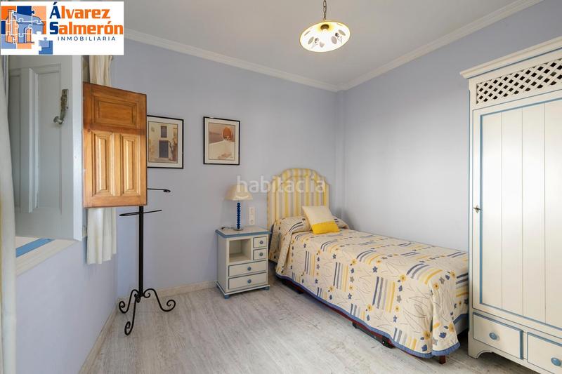 Foto a4e24382-b03b-4091-ac10-6d8925b31b75. Casa  en paseo de las palmas / familia o inversores en Granada