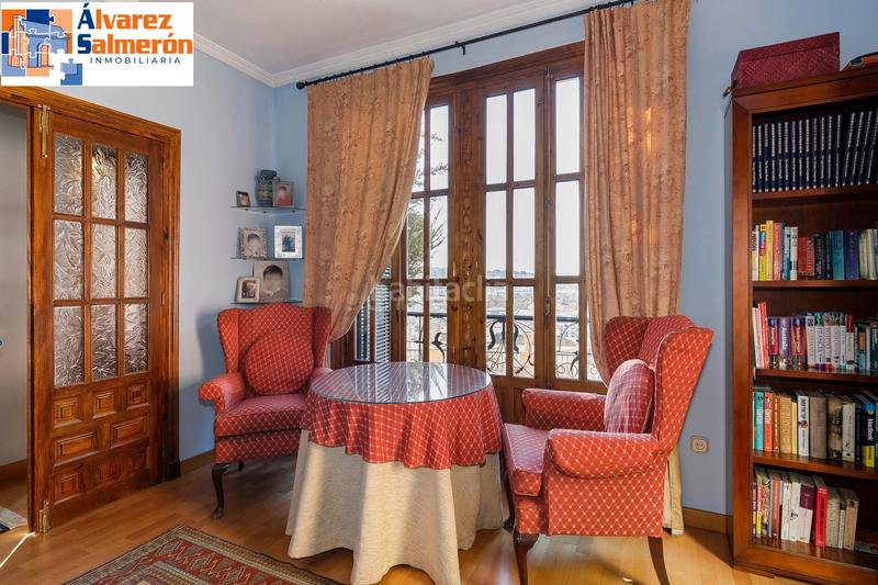 Foto b3e06d95-45b5-4792-8872-7af3147d18a8. Casa  en paseo de las palmas / familia o inversores en Granada