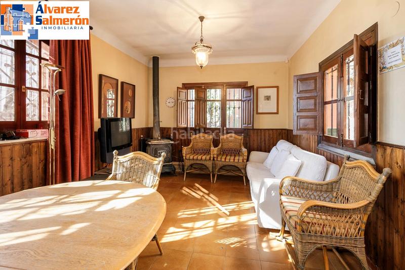 Foto b9fa8128-d158-4161-bf80-63ad8010b09a. Casa  en paseo de las palmas / familia o inversores en Granada