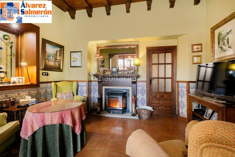 Foto ca56584d-7a9e-4b85-9253-74571f96e4ee. Casa  en paseo de las palmas / familia o inversores en Granada