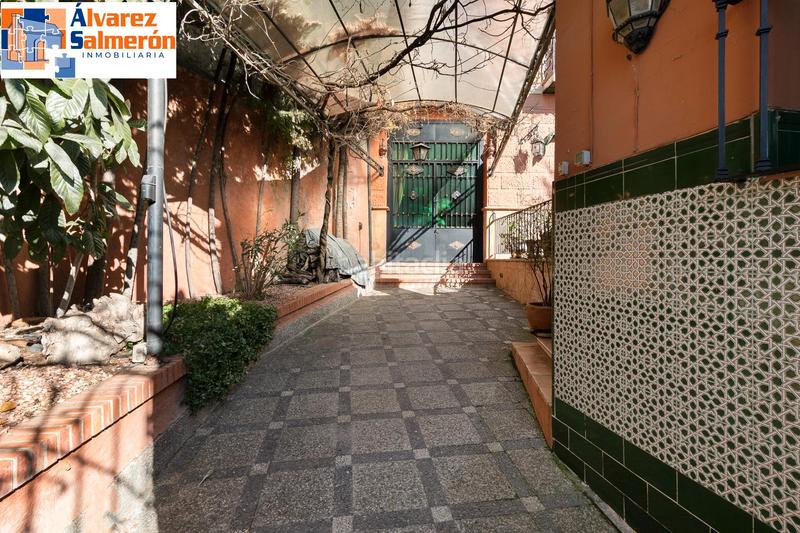 Foto ef1c33b5-8f1b-44ea-ba3c-3c15533a5af3. Casa  en paseo de las palmas / familia o inversores en Granada