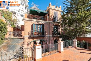 Casa  Paseo de las palmas. Casa en paseo de las palmas / familia o inversores