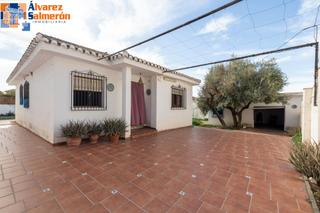 House  Carril de san miguel. Casa en planta baja con terreno en albaycín