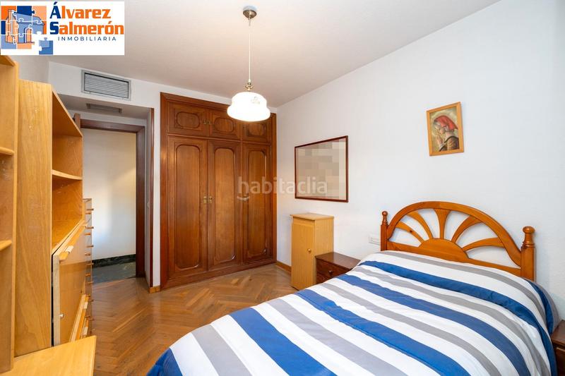 Foto 1001d50e-c8a9-4528-bee7-41a64df3a084. Piso pisazo en constitucion en Plaza de Toros Granada